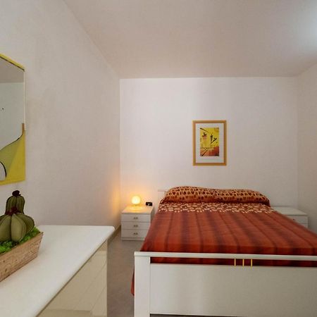 Perla Marina Apartment Torre Pali Ngoại thất bức ảnh
