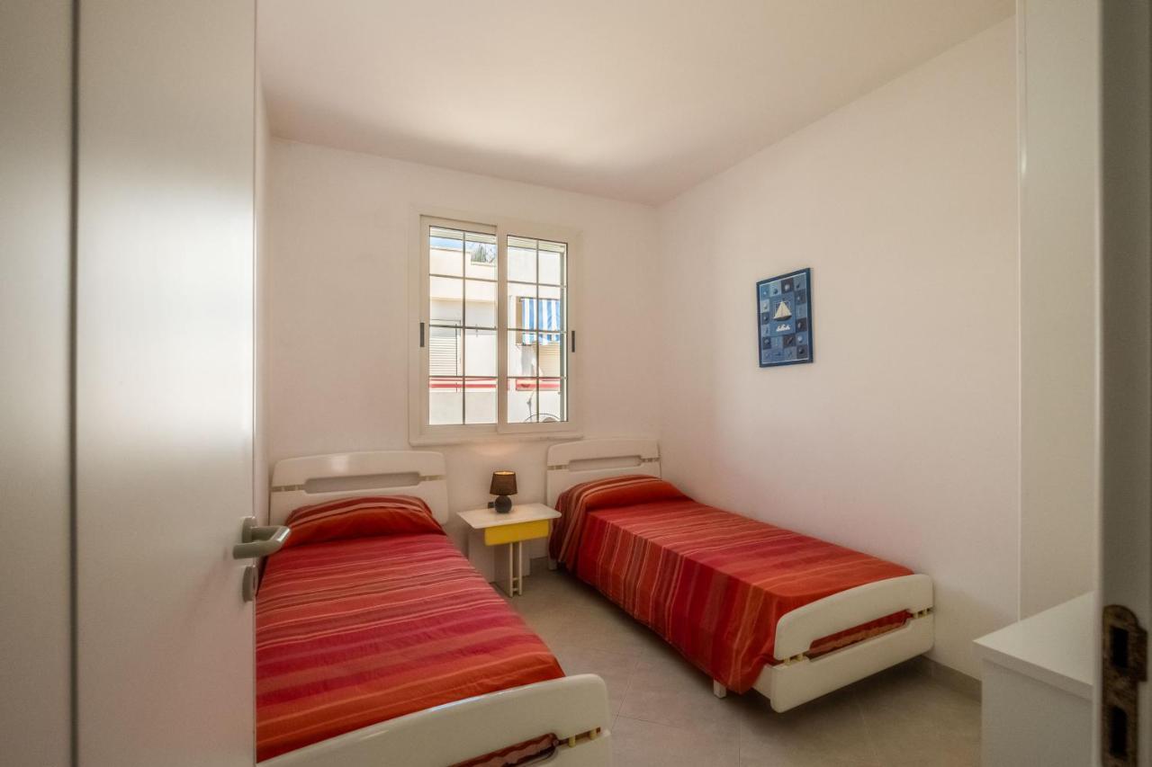 Perla Marina Apartment Torre Pali Ngoại thất bức ảnh