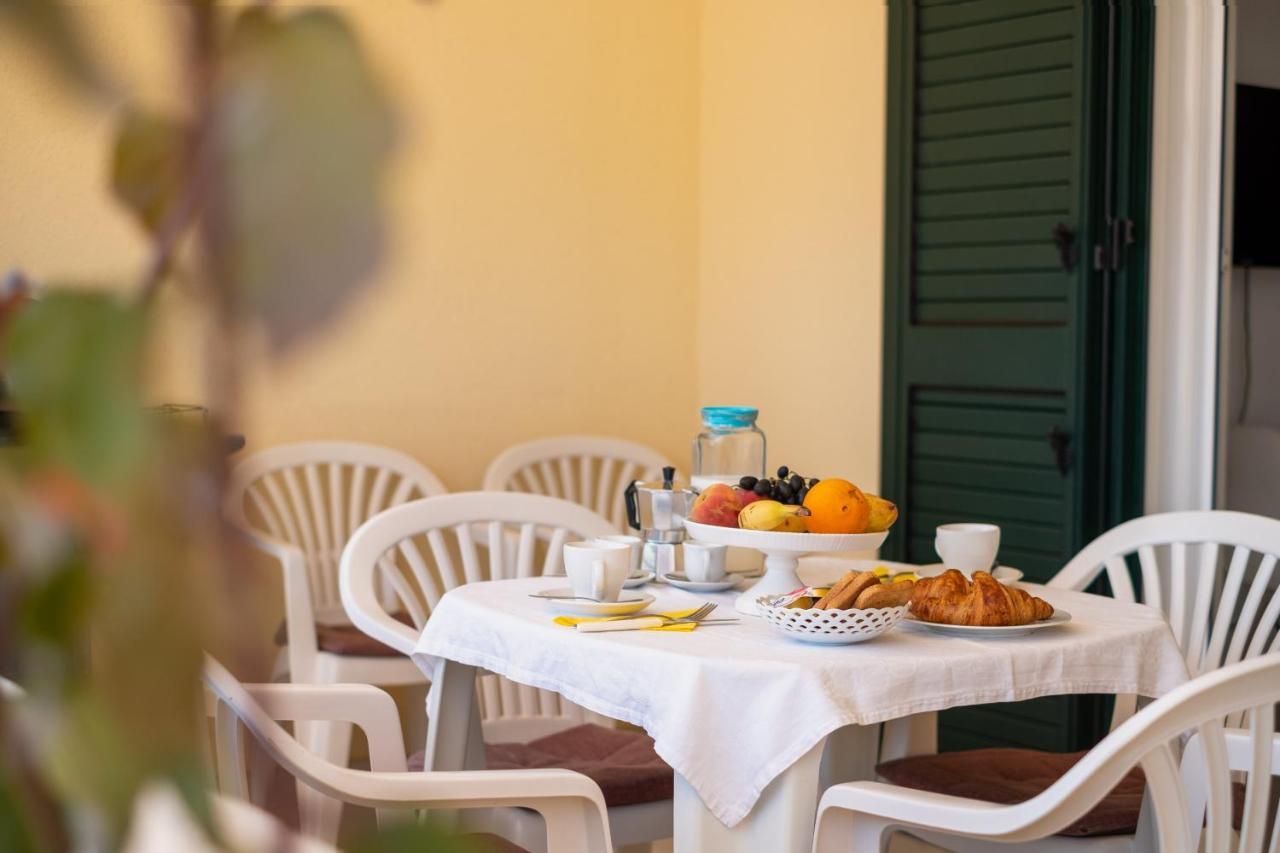 Perla Marina Apartment Torre Pali Ngoại thất bức ảnh