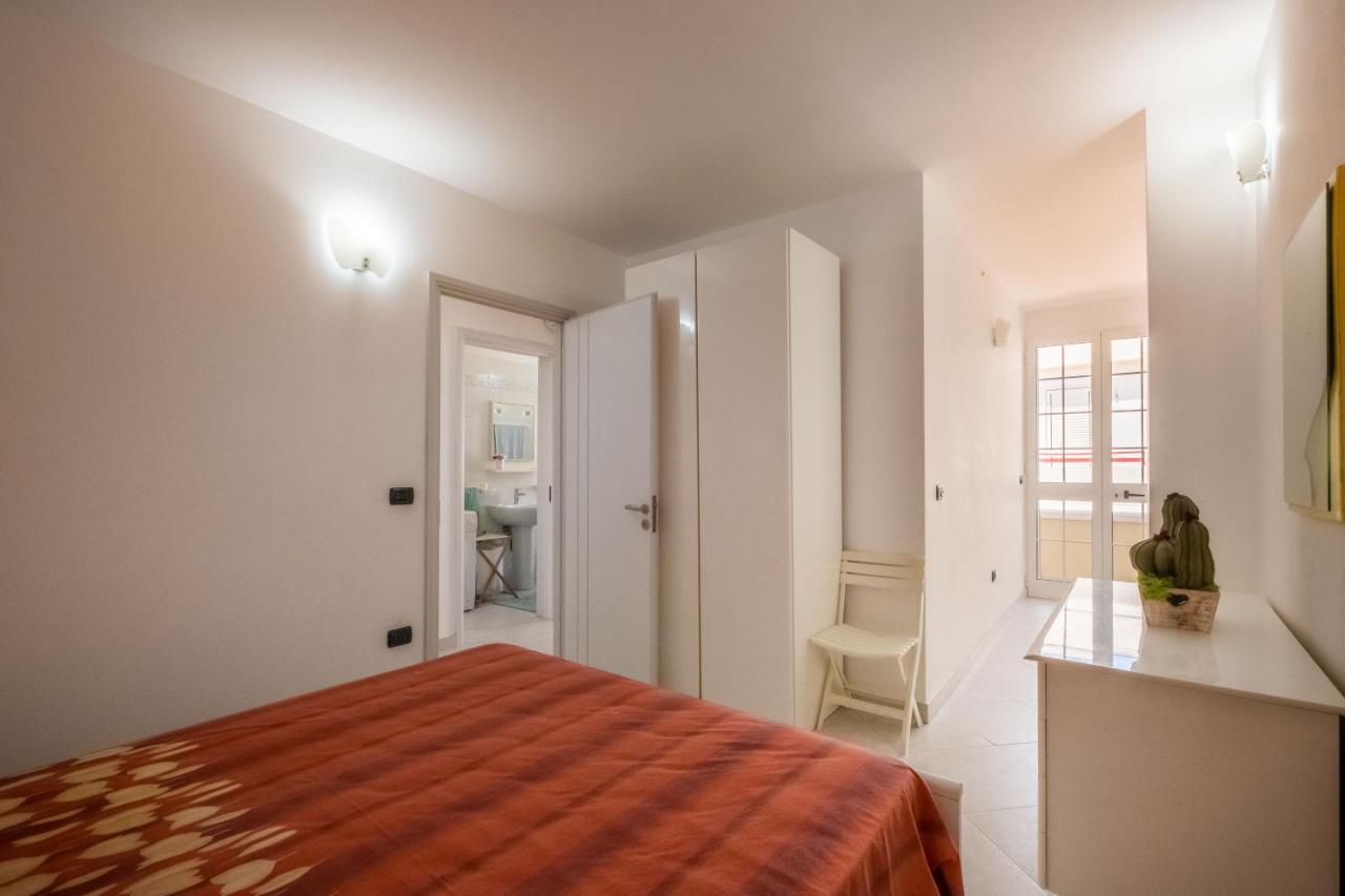 Perla Marina Apartment Torre Pali Ngoại thất bức ảnh