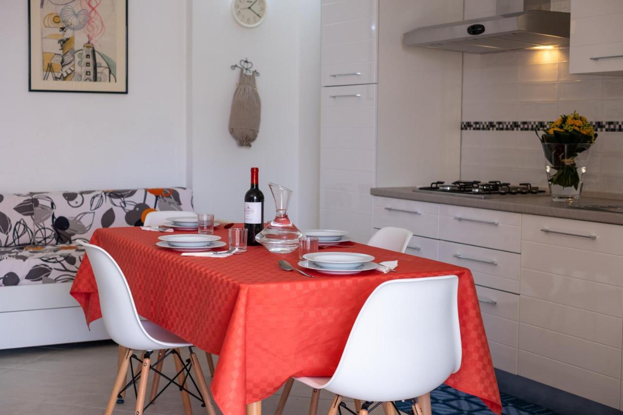 Perla Marina Apartment Torre Pali Ngoại thất bức ảnh
