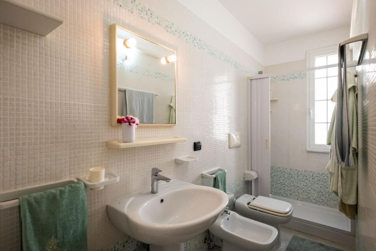 Perla Marina Apartment Torre Pali Ngoại thất bức ảnh