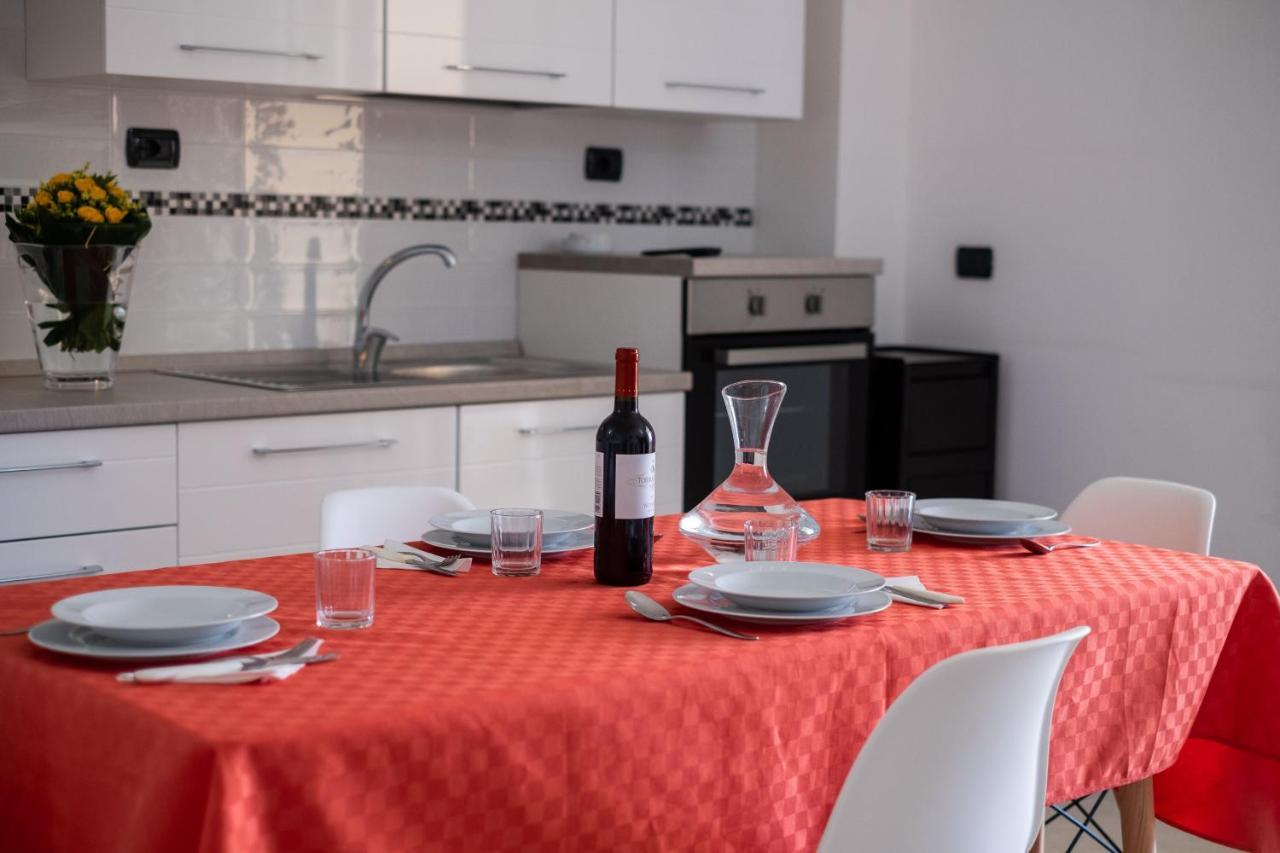 Perla Marina Apartment Torre Pali Ngoại thất bức ảnh