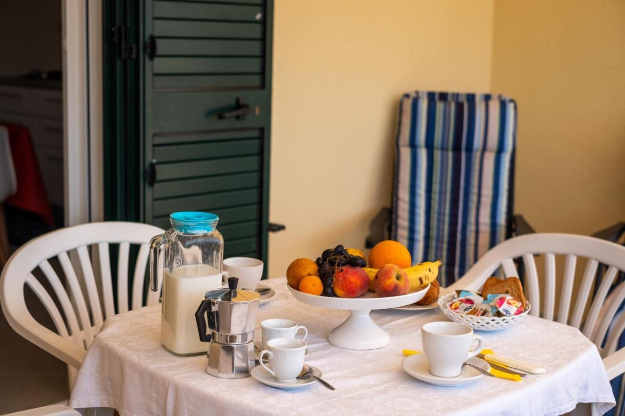 Perla Marina Apartment Torre Pali Ngoại thất bức ảnh